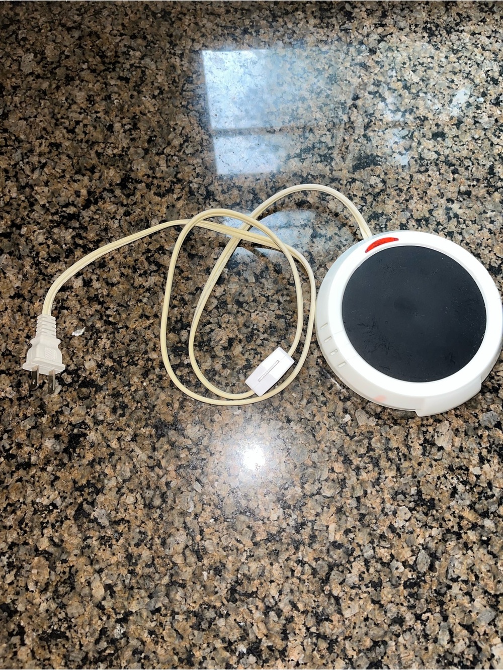 White Electric Candle/Mug Warmer with Black Heating Surface
